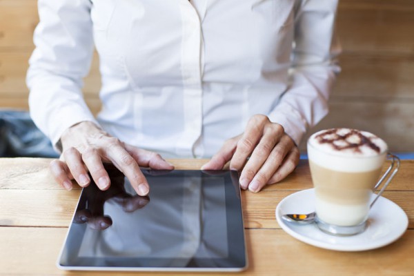 ������v����ҵ�ŵ�������ʲô?������v�к���Ȩ?