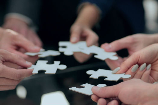 ����С���޻�Դ��ô��?��γ���?