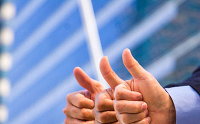 ����Ͱ�ǧţ�ͷ��绰�Ƕ���! �Ա�С���ĵ绰�Ƕ���