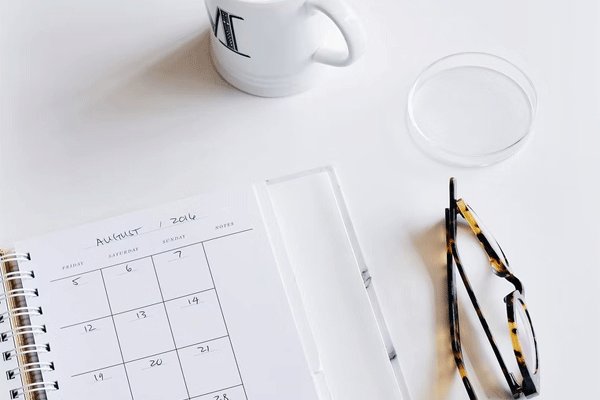 �Ա�������װ��ģ�����ʹ�� ��è����װ��ģ����ô����