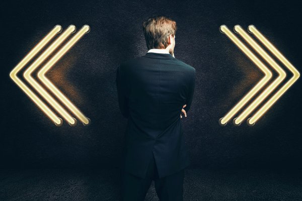 �Ա���ô׷������ �Ա���ô׷��������ǰ����Ķ���