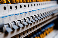 �Ա��в����ͷ���δ���